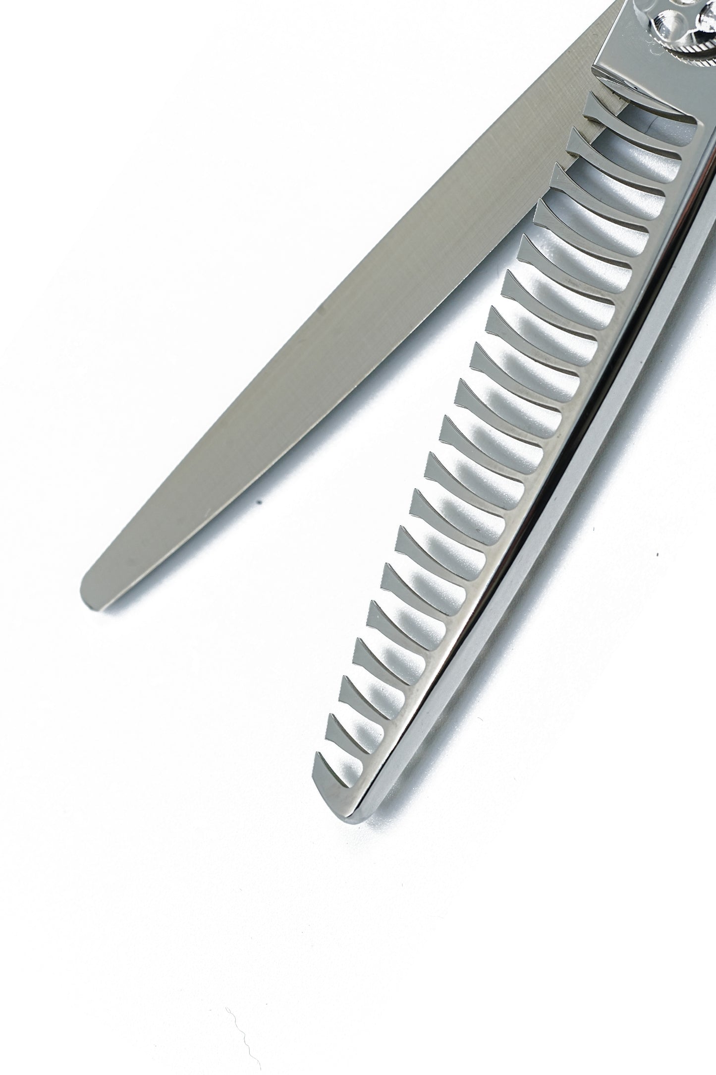 しっかり取れて馴染む SW7825S セニングシザー