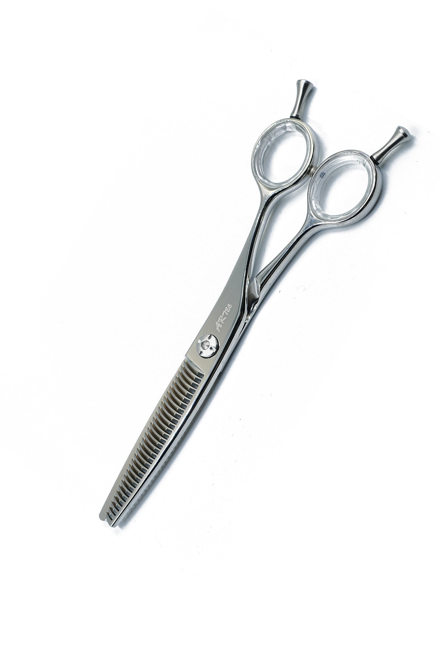 仕上がりにこだわるM781 セニングシザー