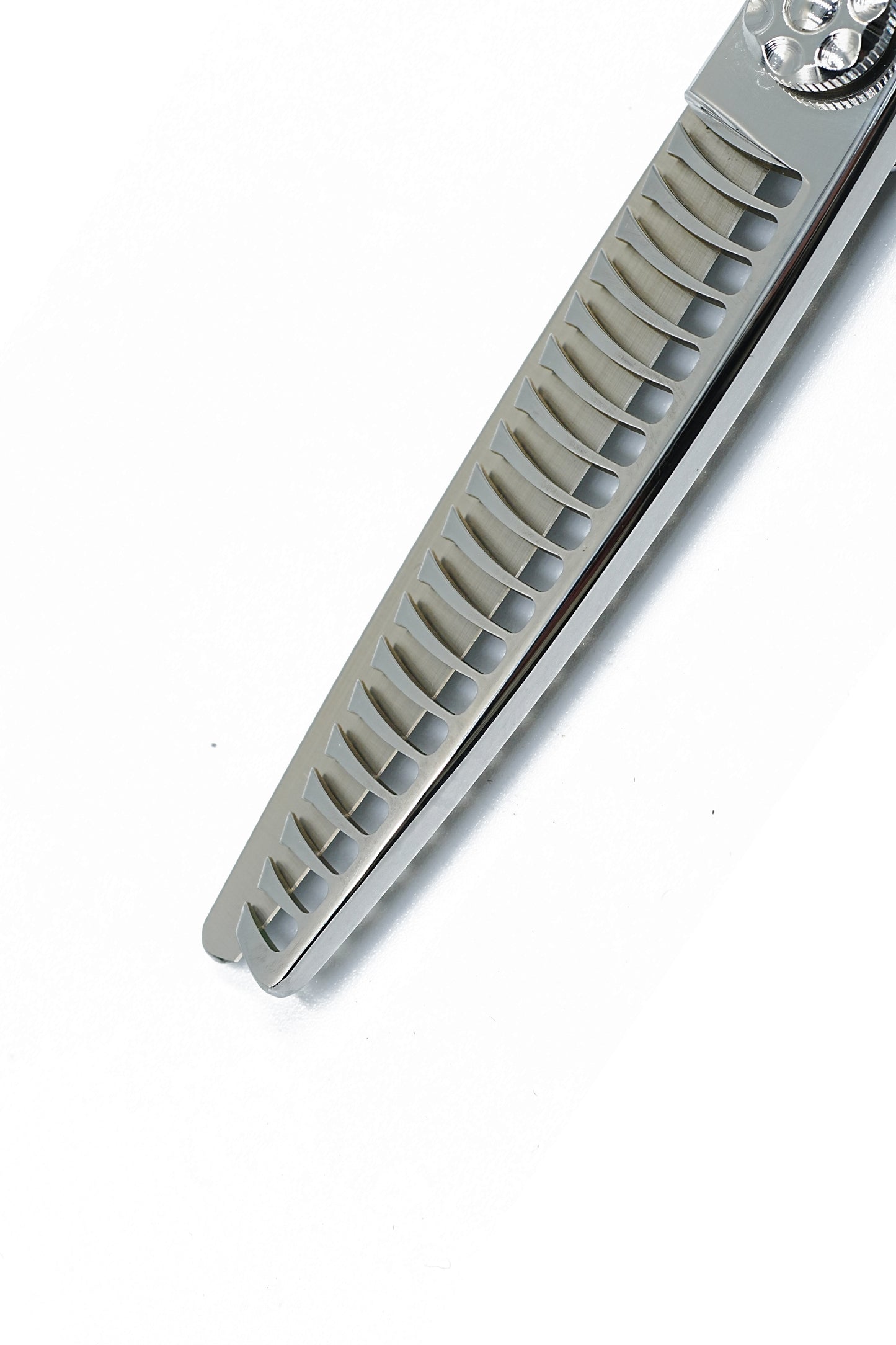 しっかり取れて馴染む SW7825S セニングシザー